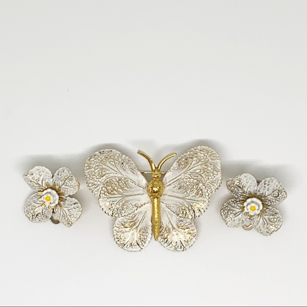 Vintage signed ART Butterfly Floral brooch Set